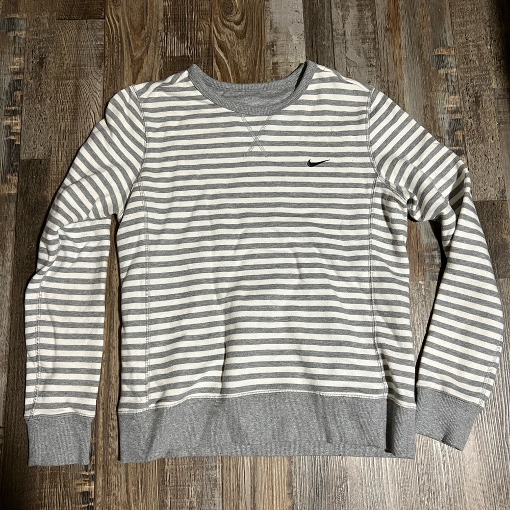 Nike sweatshirt, Women’s Large, Grey and White